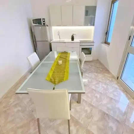 Cagliari, Lovely Flat In Centre * كالياري